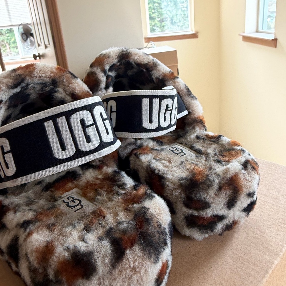 UGG Fuzzy Leopard Slippers - Picture 3 of 5